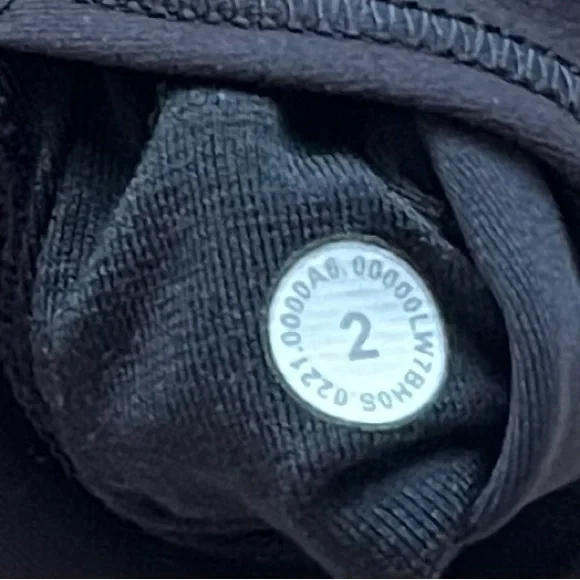 🌸🌸🌸SOLD🌸🌸🌸Lululemon Wunder Under Shorts 8” - Picture 4 of 4